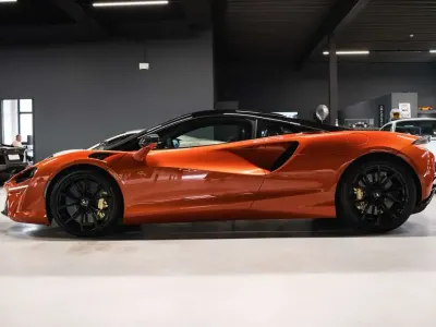 Gebraucht McLaren Artura 680 PS (500 kW) 2023 Ember orange (elite 3) Coupé