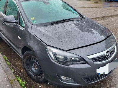 Usata Opel Astra Edition 140 CV (102 kW) 2010 Grigio Berlina