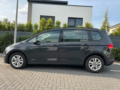Gebraucht VW Touran Highline 150 PS (110 kW) 2021 Grau Van / Kleinbus