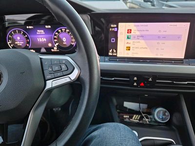 Gebraucht VW Golf VIII 130 PS (95 kW) 2022 Grau Limousine