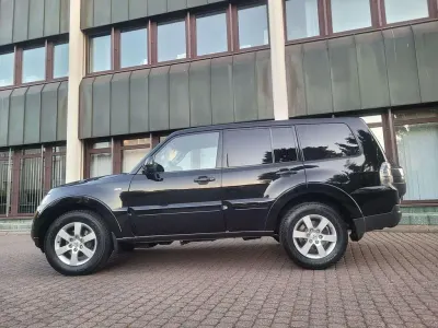 Gebraucht Mitsubishi Pajero 200 PS (147 kW) 2012 Schwarz SUV
