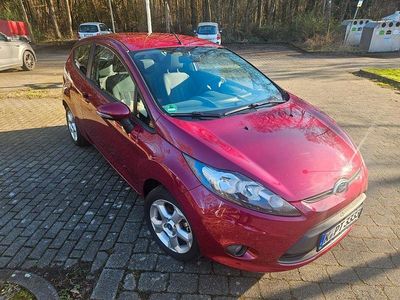 Gebraucht Ford Fiesta Trend 82 PS (60 kW) 2009 Rot Kleinwagen