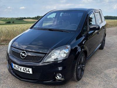Schwarz Gebraucht 2010 Opel Zafira OPC Van / Kleinbus | 8.400 €