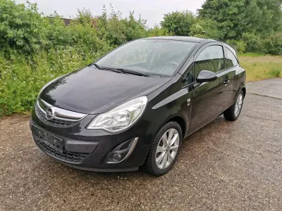 Gebraucht Opel Corsa Edition 70 PS (51 kW) 2012 Schwarz Kleinwagen