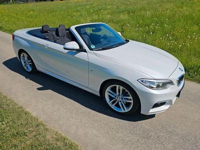 BMW 225