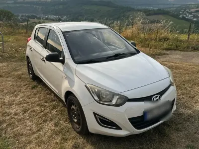 Gebraucht Hyundai i20 86 PS (63 kW) 2012 Weiß Kleinwagen