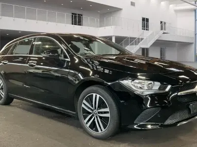 Gebraucht Mercedes CLA250e Shooting Brake 160 PS (117 kW) 2021 Schwarz Kombi