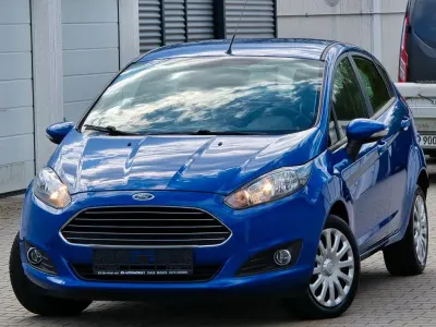 Używany Ford Fiesta Trend 82 KM (60 kW) 2013 Niebieski Hatchback