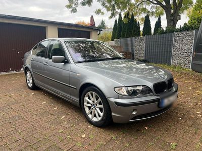 Grau Gebraucht 2004 BMW 325 M Sport Limousine | 16.499 €