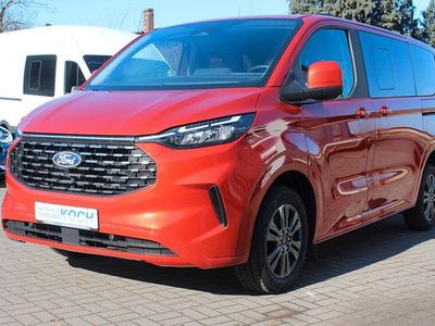 Usata Ford Tourneo Titanium 136 CV (100 kW) 2024 Rosso Monovolume