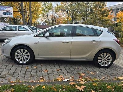 Gebraucht Opel Astra Innovation 179 PS (131 kW) 2010 Silber Kombi