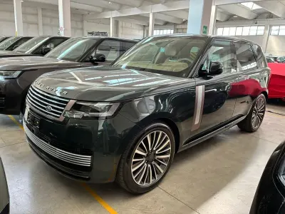 Neu Land Rover Range Rover 615 PS (452 kW) 2026 Grün SUV
