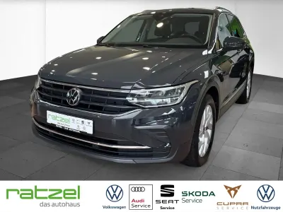 Gebraucht VW Tiguan Life 131 PS (96 kW) 2023 Grau SUV