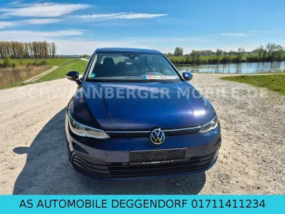Gebraucht VW Golf VIII 90 PS (66 kW) 2020 Blau Limousine