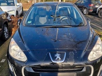 Gebraucht Peugeot 308 120 PS (88 kW) 2012 Schwarz Limousine