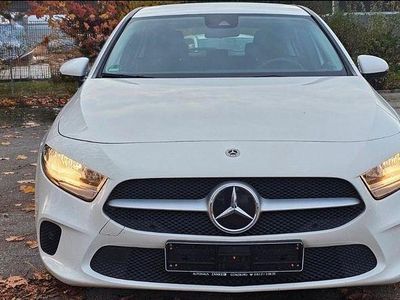 Gebraucht Mercedes A160 109 PS (80 kW) 2019 Weiß Limousine