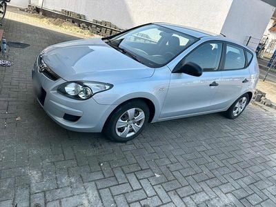 Gebraucht Hyundai i30 Edition+ 108 PS (79 kW) 2010 Grau Limousine