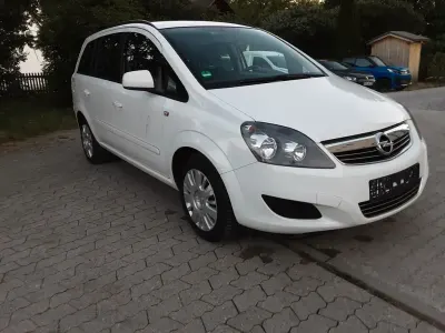 Gebraucht Opel Zafira Family 150 PS (110 kW) 2013 Weiß Van / Kleinbus