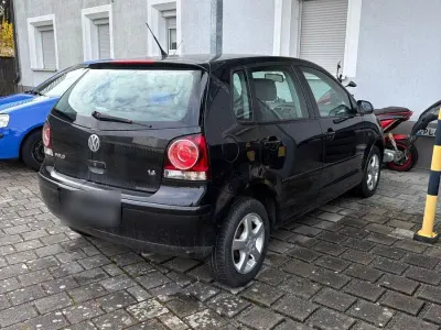 Usata VW Polo Trendline 75 CV (55 kW) 2006 Nero Utilitaria