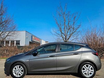 Gebraucht Opel Astra Eco 105 PS (77 kW) 2017 Grau Limousine