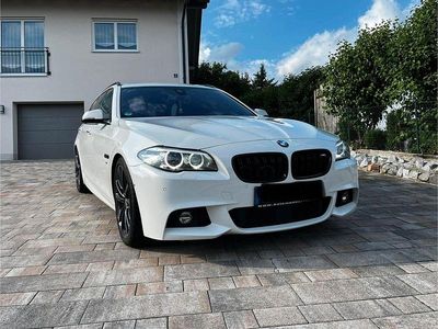 Weiß Gebraucht 2016 BMW 530 M Sport Kombi | 21.750 € (Fairer Preis)