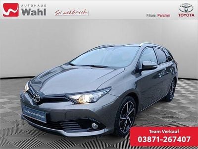 Platinum bronze metallic Gebraucht 2018 Toyota Auris Basis | 16.980 € (Etwas zu teuer)