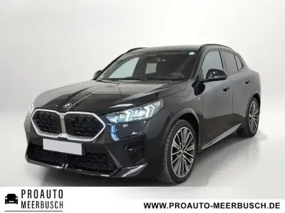 Gebraucht BMW X2 M Sport 163 PS (119 kW) 2025 Black sapphire SUV