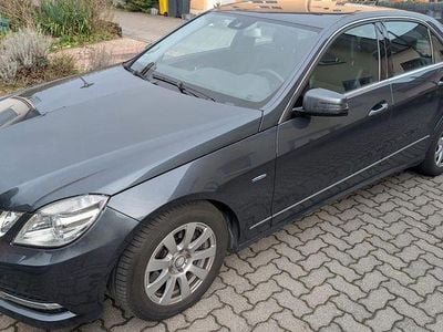 Gebraucht Mercedes E200 Avantgarde 184 PS (135 kW) 2011 Grau Limousine