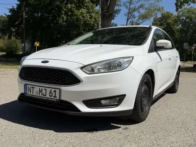 Gebraucht Ford Focus Business Edition 120 PS (88 kW) 2015 Weiß Kombi