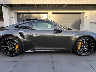 Usata Porsche 992 650 CV (478 kW) 2021 Verde Coupé