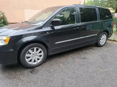 Gebraucht Chrysler Town & Country 284 PS (208 kW) 2013 Schwarz Van / Kleinbus
