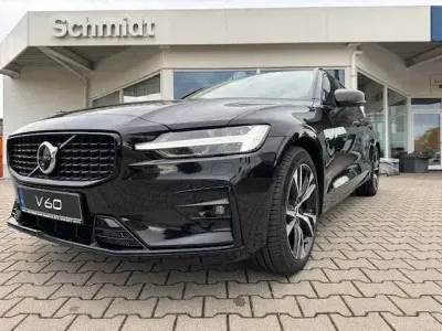 Usata Volvo V60 Plus 197 CV (144 kW) 2025 Nero Station wagon