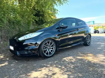 Gebraucht Ford Fiesta ST 182 PS (133 kW) 2016 Schwarz Kleinwagen