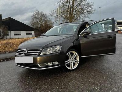 Braun Gebraucht 2014 VW Passat Kombi | 6.950 € (Superpreis)