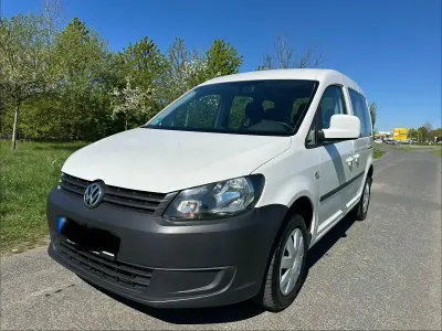 Second-hand VW Caddy 102 CP (75 kW) 2013 Alb Monovolum