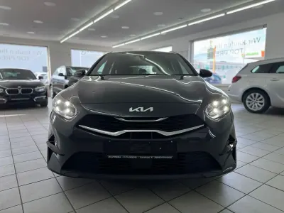Gebraucht Kia Ceed 101 PS (74 kW) 2022 Grau Kleinwagen