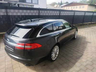 Używany Jaguar XF Sportbrake 2014 Zielony Kombi