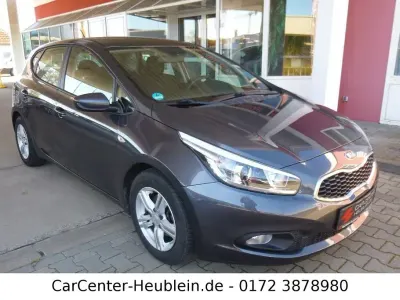 Gebraucht Kia Ceed Attract 99 PS (72 kW) 2013 Grau Kleinwagen
