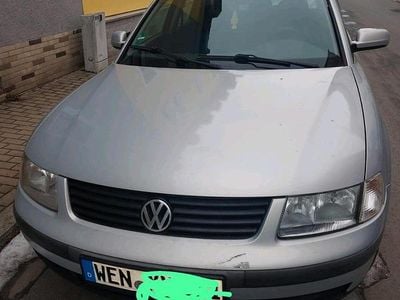 Gebraucht VW Passat 120 PS (88 kW) 1997 Silber Kleinwagen