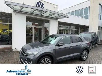 Second-hand VW T-Roc Move 150 CP (110 kW) 2023 Gri SUV