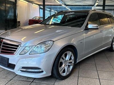 Gebraucht Mercedes E250 204 PS (150 kW) 2011 Silber Limousine