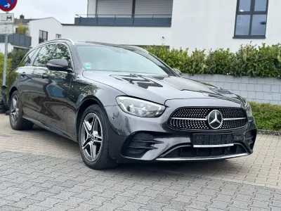 Używany Mercedes E300 AMG 306 KM (225 kW) 2020 Szary Kombi