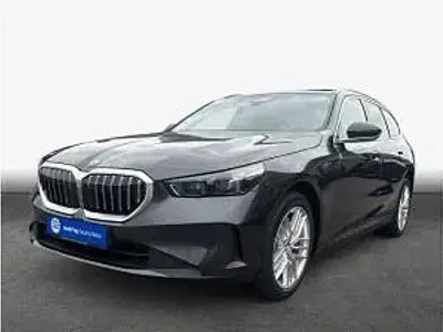 Neu BMW 530 190 PS (139 kW) 2026 Grau (sophistograu brillanteffekt meta) Limousine