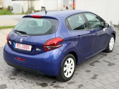 Gebraucht Peugeot 208 68 PS (50 kW) 2015 Kleinwagen