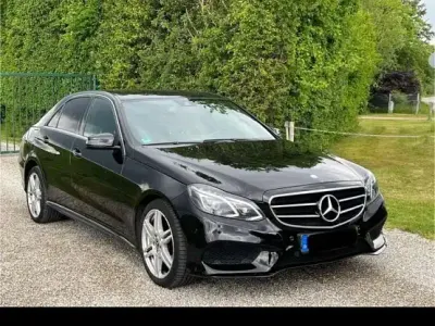 Gebraucht Mercedes E220 AMG line 170 PS (125 kW) 2013 Schwarz Limousine
