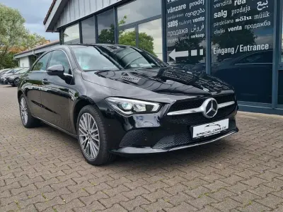 Gebraucht Mercedes CLA250e 218 PS (160 kW) 2022 Schwarz Limousine