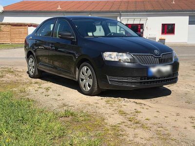 Usata Skoda Rapid 105 CV (77 kW) 2017 Nero Utilitaria