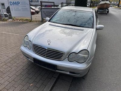 Second-hand Mercedes C180 130 CP (95 kW) 2001 Argintiu Berlinǎ