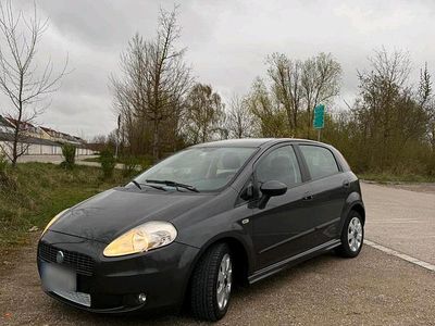 Second-hand Fiat Punto 69 CP (50 kW) 2009 Andere farben Hatchback