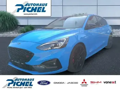 Używany Ford Focus ST 280 KM (205 kW) 2022 Niebieski Sedan/Limuzyna